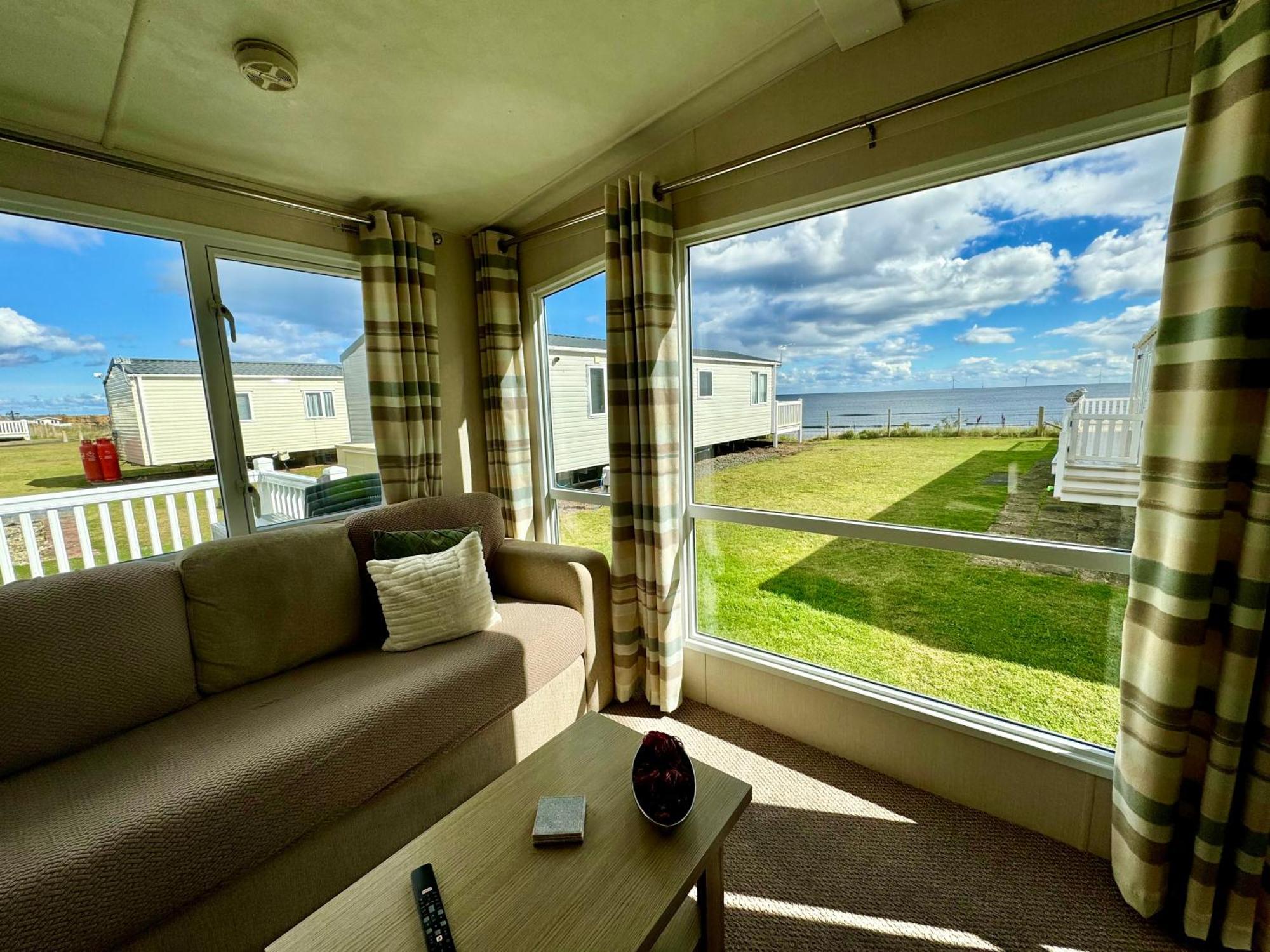 New Sea View Platinum Caravan With Huge Decking Newcastle upon Tyne Ngoại thất bức ảnh