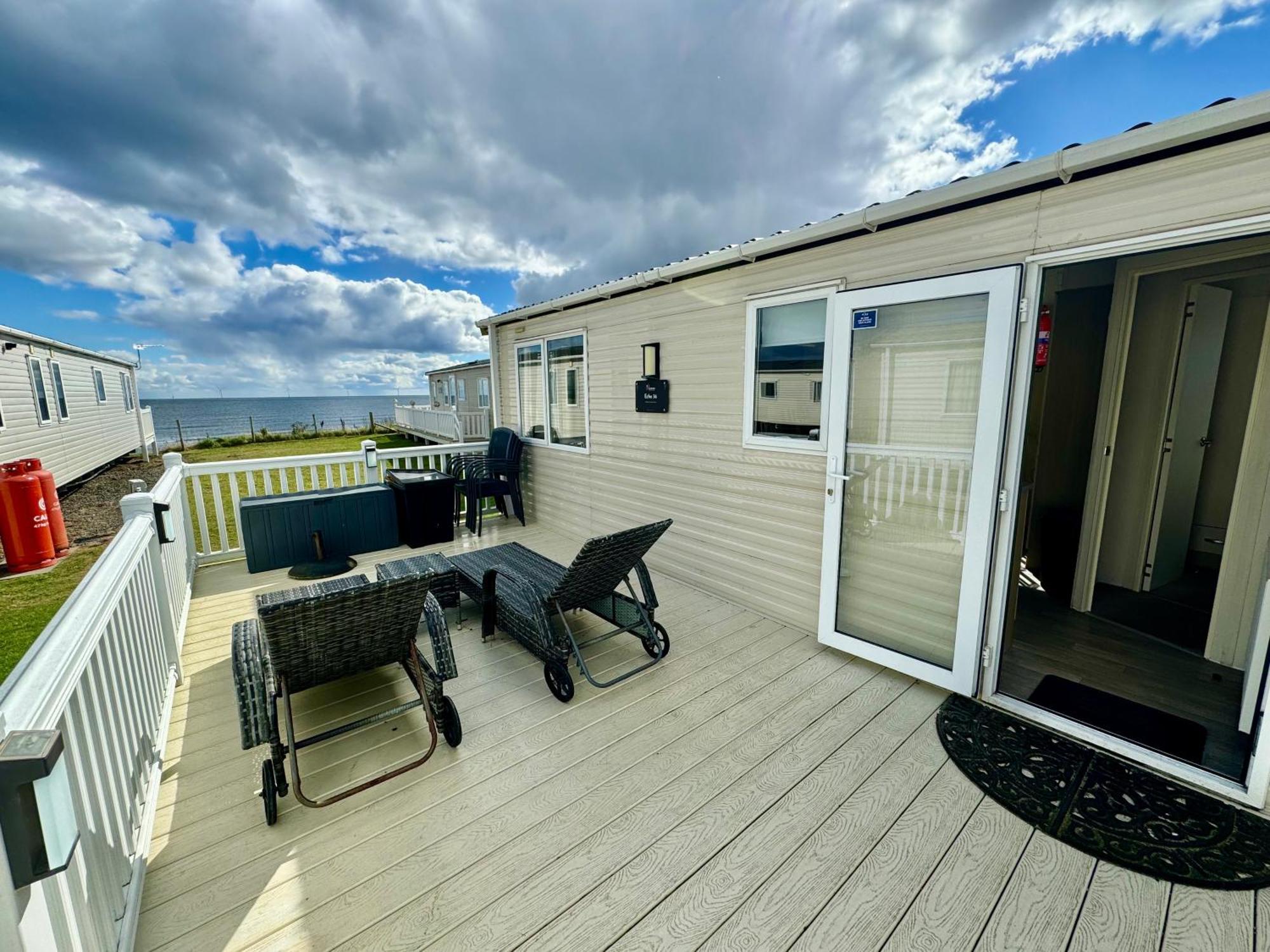 New Sea View Platinum Caravan With Huge Decking Newcastle upon Tyne Ngoại thất bức ảnh